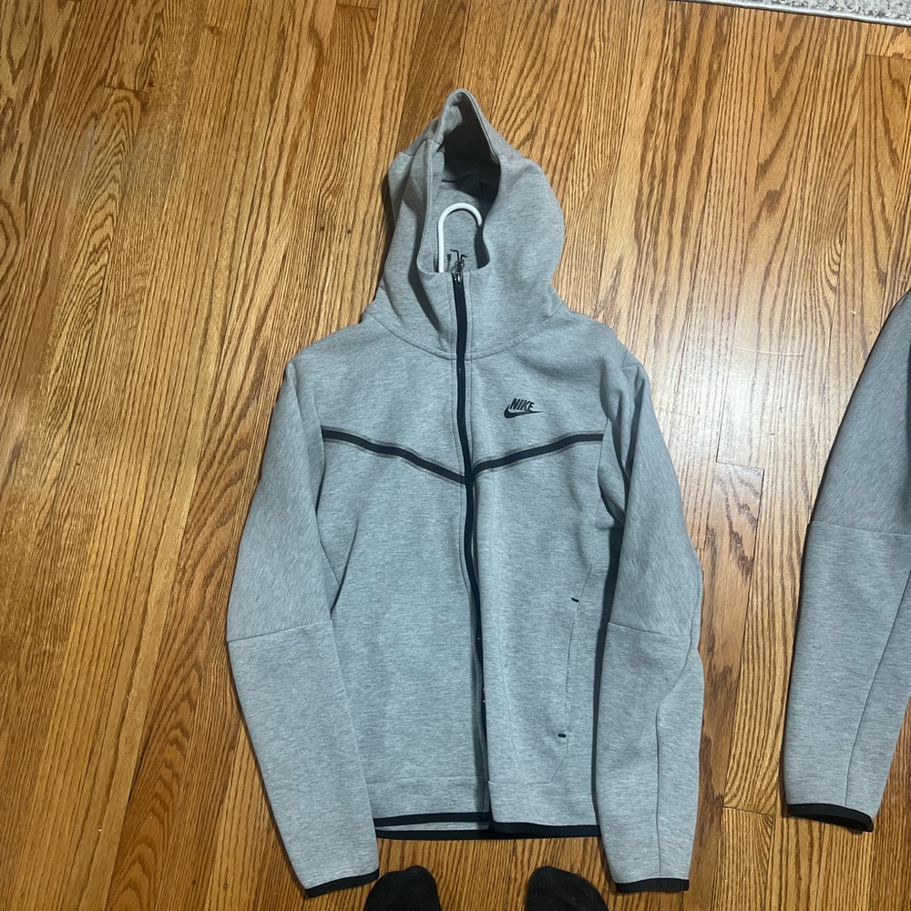 Nike Light Gray Full-Zip Hoodie